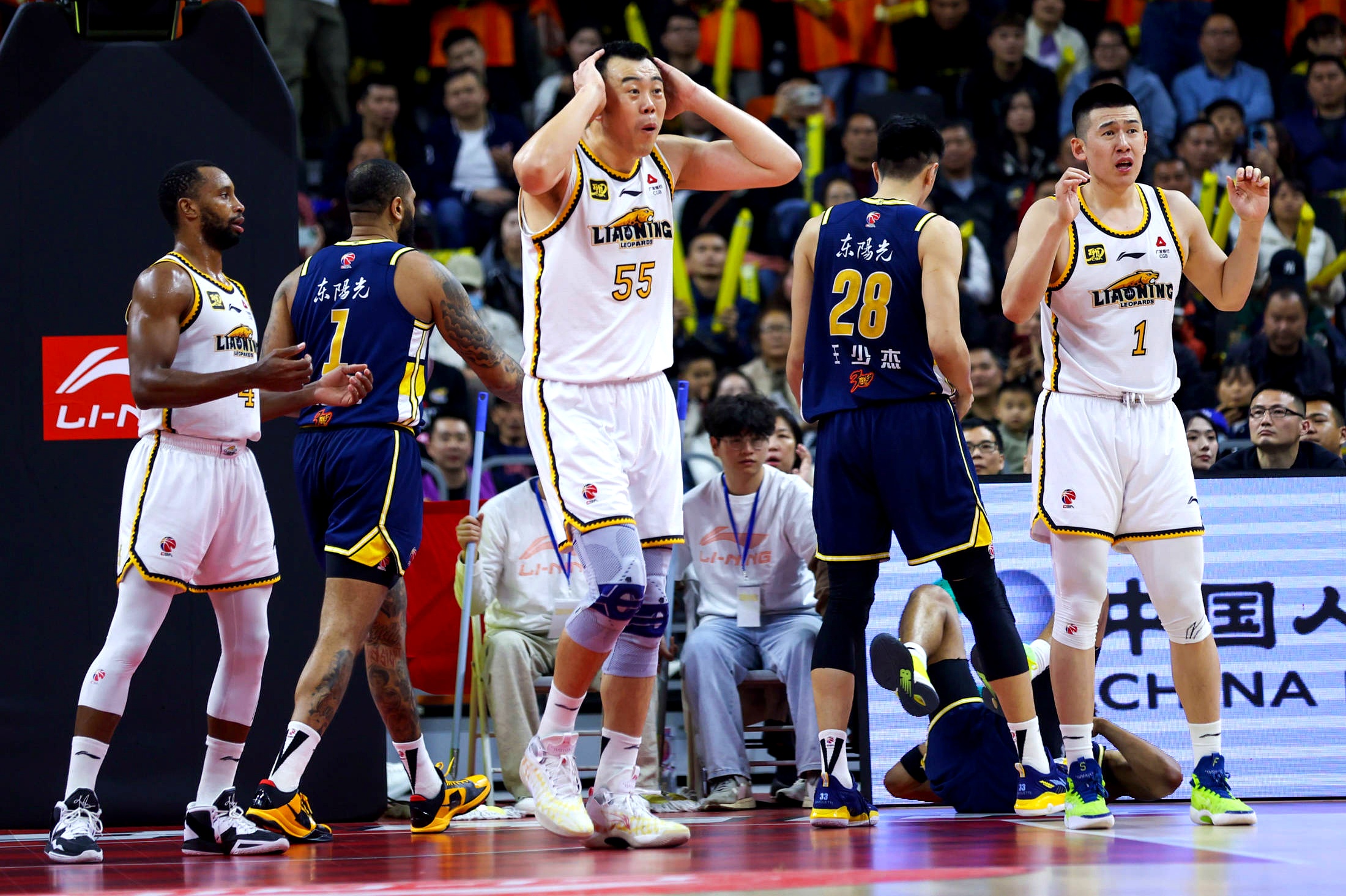 重磅！赛前巴塞罗那备战CBA常规赛清晨里昂备战足总杯，利物浦刷新队史纪录备战CBA常规赛的简单介绍