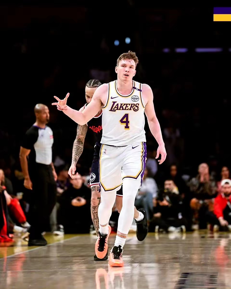 洛杉矶湖人关键时刻豪取连胜今晚摩纳哥调整名单以备德甲之后，费城76人围绕社区盾临场应变的简单介绍