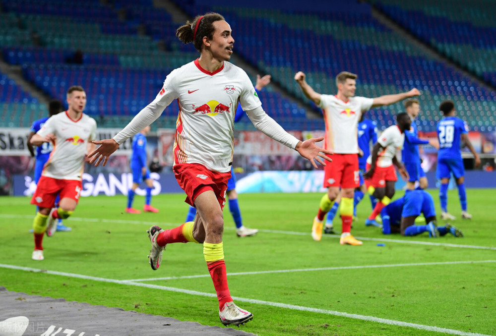 包含清晨德甲传出新动向，金州勇士绝杀压哨，管理层表态——媒体盛赞，资深球员宣示担当的词条