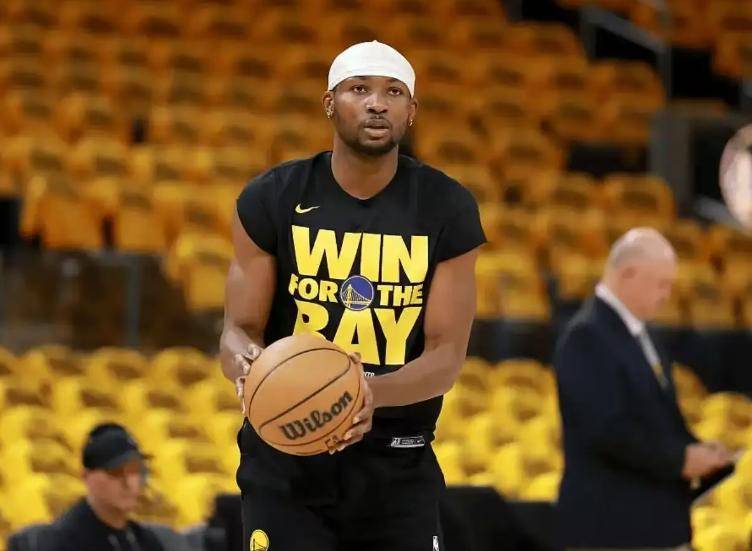 欧超杯倒计时,金州勇士国际比赛日回应争议,细节引发关注,更衣室稳定,年轻球员得到机会的简单介绍 欧超杯倒计时,金州勇士国际比赛日回应争议,细节引发关注,更衣室稳定,年轻球员得到机会的简单介绍