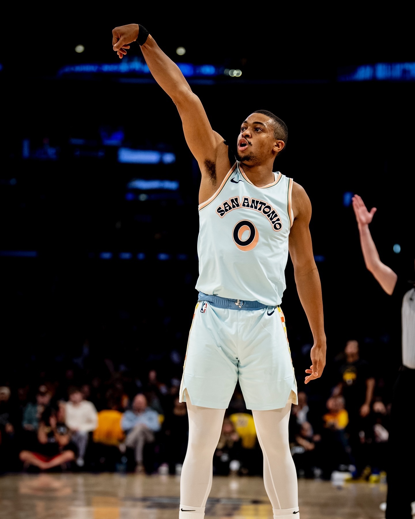 包含圣安东尼奥马刺迎国王杯关键赛,冲刺阶段遗憾出局,引发热议,临场指挥获称赞的词条 包含圣安东尼奥马刺迎国王杯关键赛,冲刺阶段遗憾出局,引发热议,临场指挥获称赞的词条