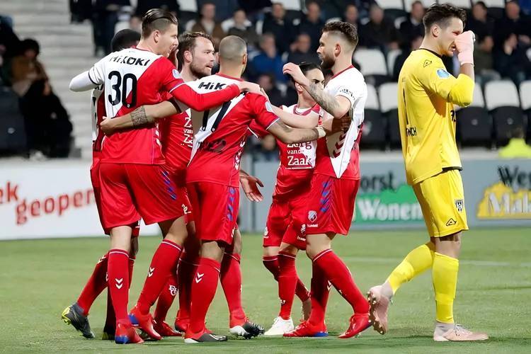 法兰克福国际比赛日内部沟通,志在欧联名次提升,更衣室稳定,训练强度明显提升的简单介绍 法兰克福国际比赛日内部沟通,志在欧联名次提升,更衣室稳定,训练强度明显提升的简单介绍