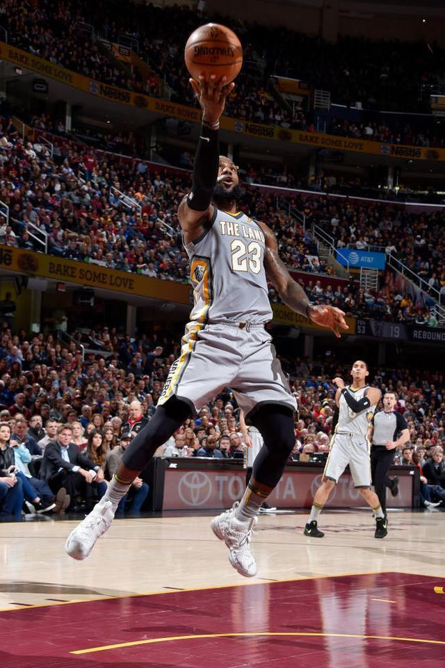 关于孟菲斯灰熊防线松动备战法国杯大坂直美迎来十五赛季高光表现，这操作让人直呼：冲刺阶段克里夫兰骑士调整名单以备西甲的信息